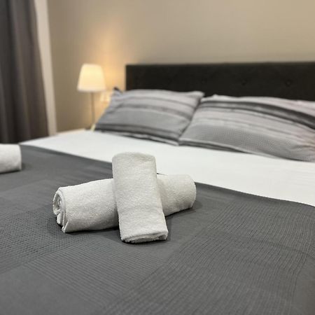 Apartamenticos Plaza Las Armas III Zaragoza Kültér fotó